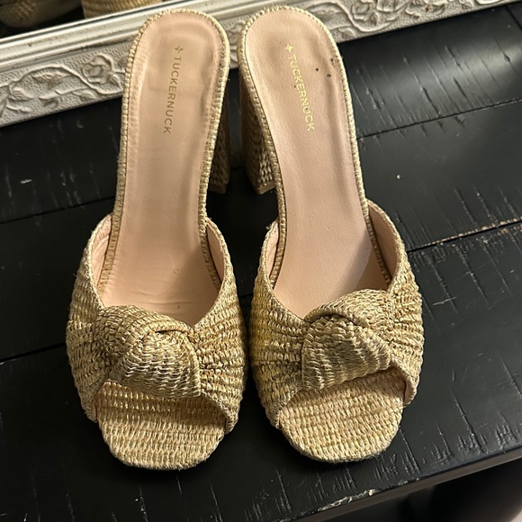 Tuckernuck Shoes - Tuckernuck Women's Natural Woven Mules 9.5